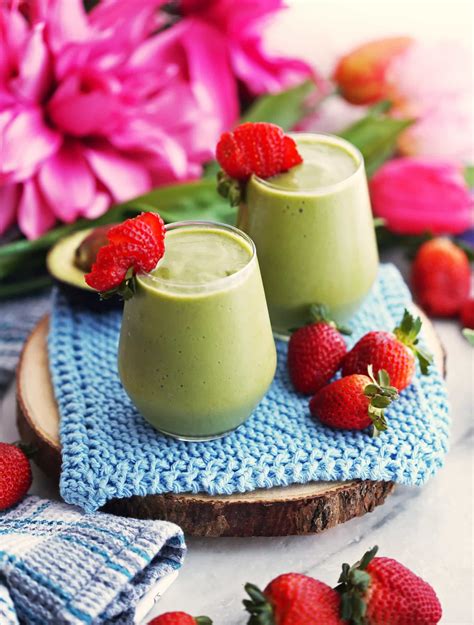 strawberry-avocado-green-smoothie-yay-for-food image