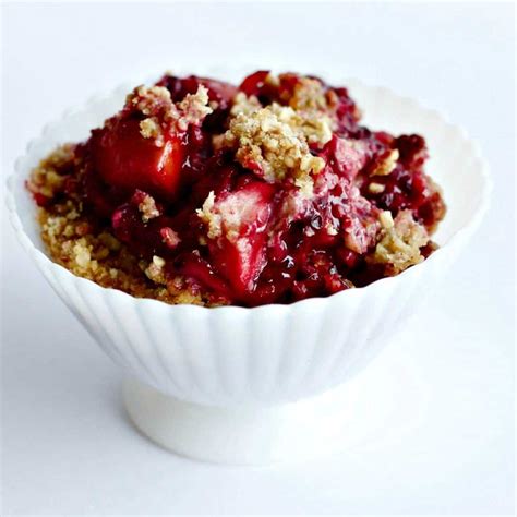 blackberry-apple-crisp-recipe-healthy-dessert image