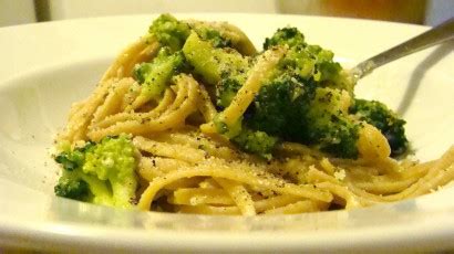 broccoli-parmesan-pasta-tasty-kitchen-a-happy image