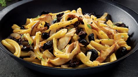 black-olive-thyme-and-mushroom-pasta-from-franois image
