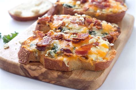 cheesy-bacon-kale-artichoke-crostini-gal-on-a-mission image