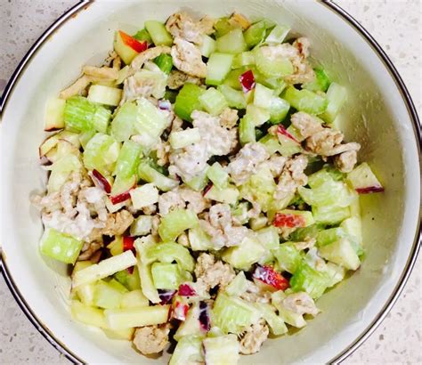 easy-crunchy-chicken-salad-hcg-diet-recipe-phase-2 image