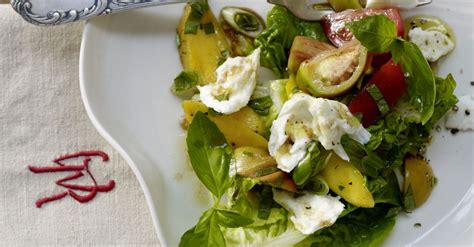 tomato-and-mango-salad-recipe-eat-smarter-usa image