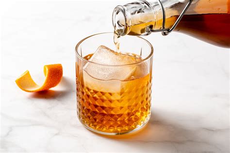 best-amaretto-cocktails-the-spruce-eats image