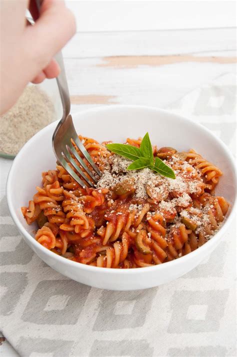 easy-tomato-olive-pasta-recipe-elephantastic-vegan image