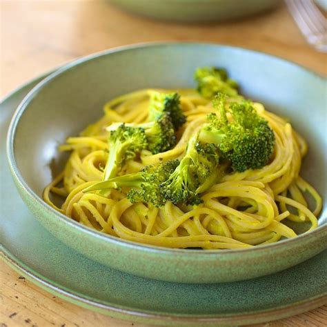 creamy-chickpea-roasted-broccoli-spaghetti-jovial image