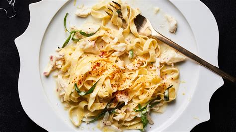 fettuccine-with-crab image