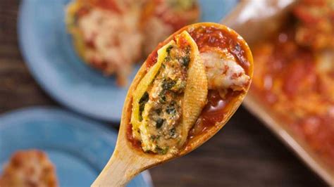 super-stuffed-shells-with-spinach-and-italian-sausage image