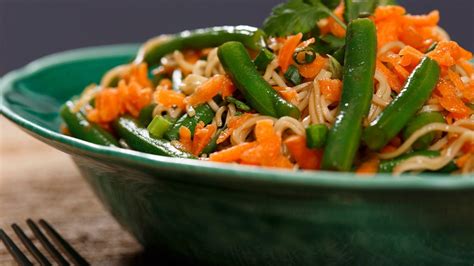recipe-green-bean-and-sesame-noodle-salad-cary image