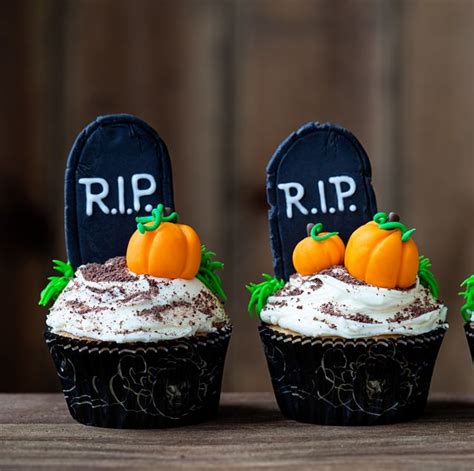 61-best-halloween-cupcake-ideas-easy-halloween image