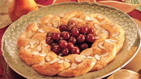 danish-almond-crescent-ring-recipe-pillsburycom image