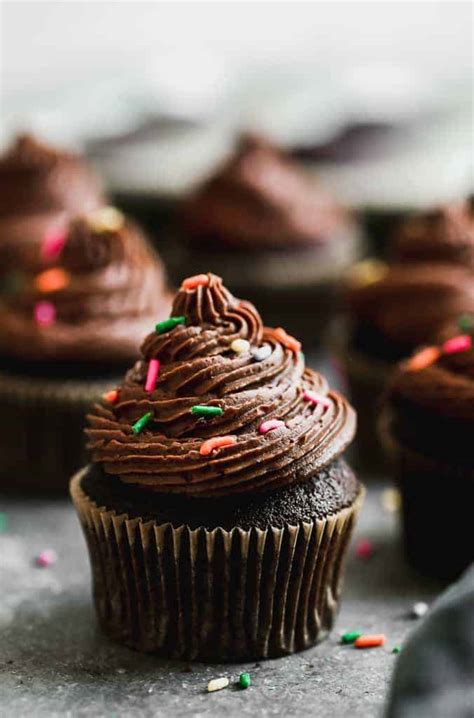 chocolate-cupcakes-with-chocolate-buttercream-frosting image