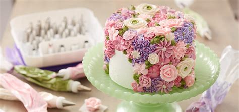 20-fabulous-flower-birthday-cake-ideas-wilton-blog image