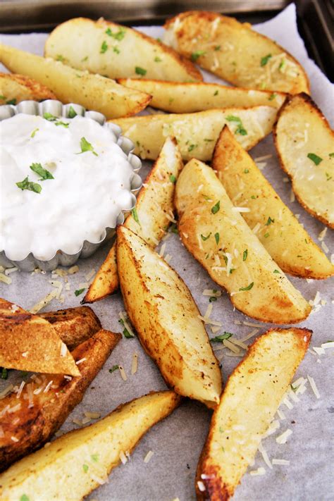crispy-garlic-potato-wedges-the-tasty-bite image