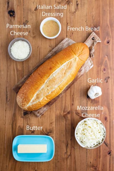garlic-bread-with-cheese-the-cozy-cook image