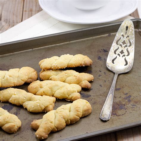 koulourakia-greek-easter-cookies-lemon-olives image