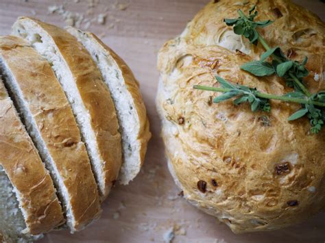recipe-fresh-oregano-and-onion-bread-little image