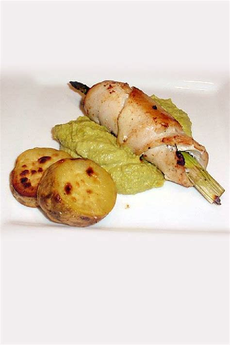 grilled-chicken-asparagus-rolls-bodybuildingcom image