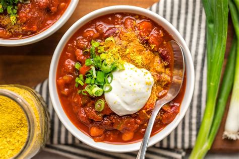 easy-vegan-chili-recipe-from-my-bowl image