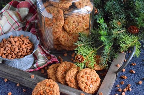 oatmeal-cinnamon-chip-cookies-lord-byrons-kitchen image
