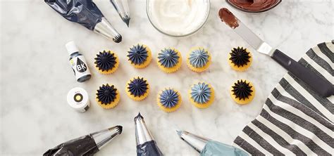 how-to-make-black-frosting-wilton image