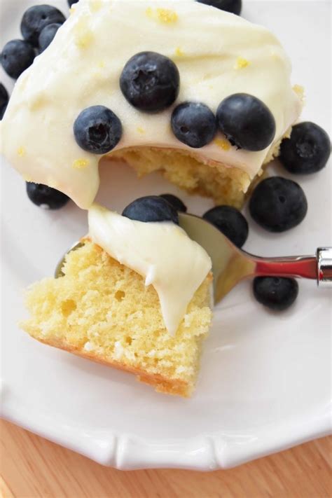 martha-stewarts-vanilla-sheet-cake-with-lemon image