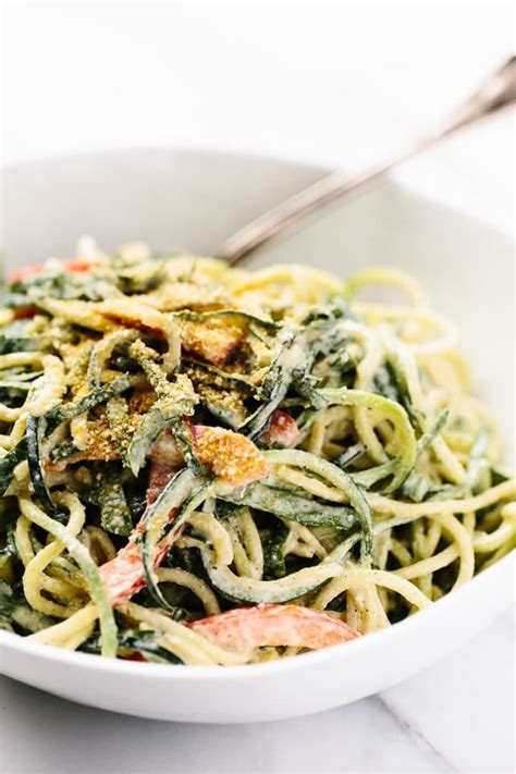 raw-vegan-power-zucchini-pasta-with-hemp-seed image