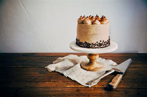 banana-and-chocolate-crunch-cake-with-graham image