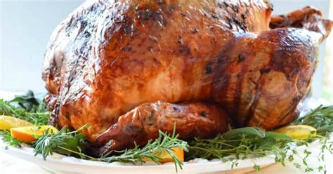 super-juicy-turkey-baked-in-cheesecloth-serena image