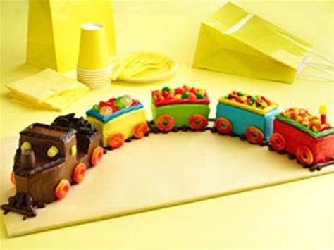 train-cake-recipe-lifemadedeliciousca image