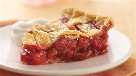 strawberry-rhubarb-pie-bettycrockercom image