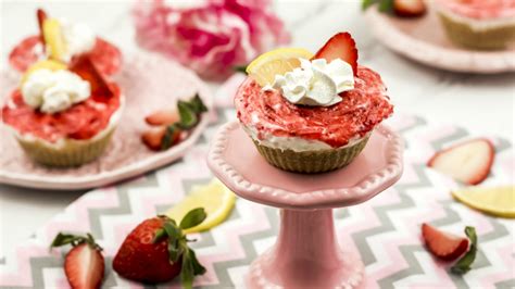 no-bake-strawberry-lemonade-cheesecake-mama image