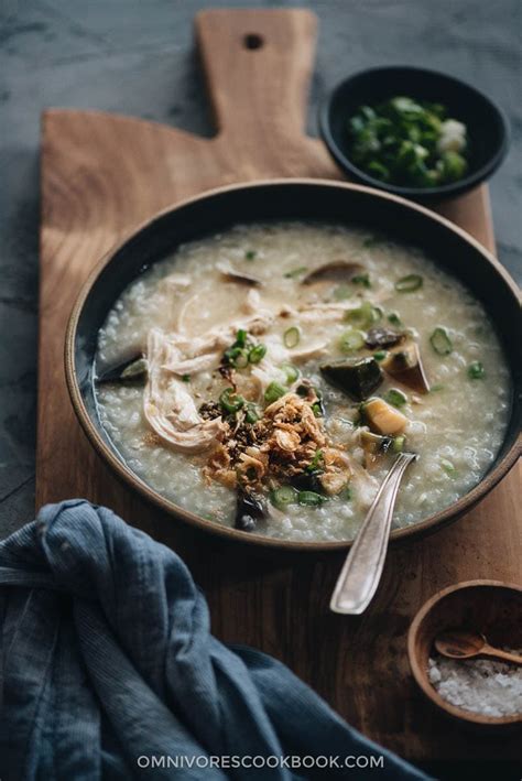 century-egg-congee-with-chicken-皮蛋瘦肉粥 image