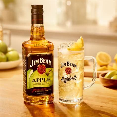 jim-beam-apple-highball-recipe-bourbon-mixed-drink image