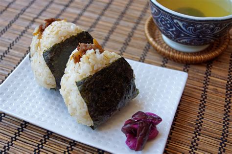 onigiri-with-beef-shigureni-recipe-japanese-cooking image