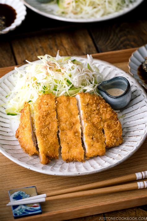 tonkatsu-japanese-pork-cutlet-video-とんかつ image