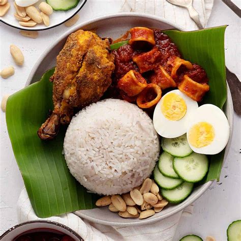 rice-with-coconut-milk-malaysian-nasi-lemak-el image