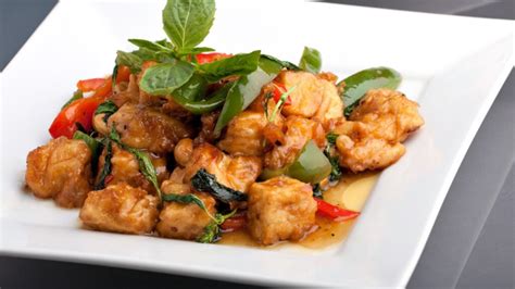basil-tofu-thai-recipe-vegetarian-pad-krapow image