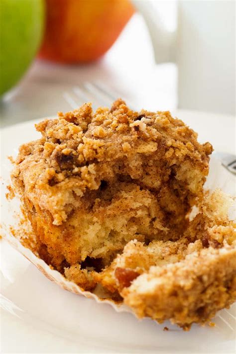 cinnamon-apple-crumb-muffins-baking-mischief image