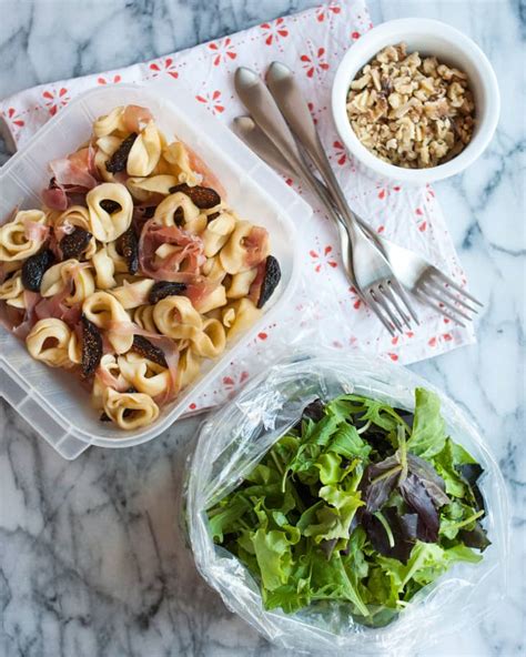 quick-lunch-recipe-tortellini-salad-with-figs-walnuts image