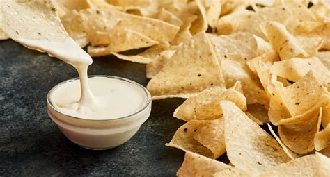 queso-dip-all-natural-cheese-dip-moes-queso-dip image