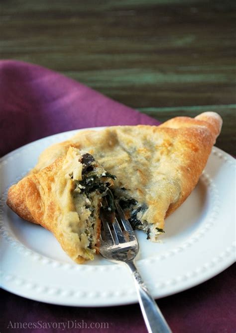 how-to-make-easy-spinach-calzones-at-home-amees image
