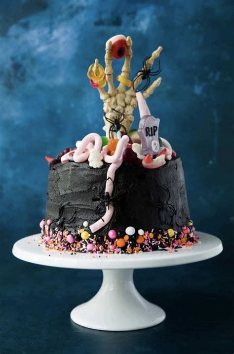 25-scary-halloween-cakes-lets-eat-cake image