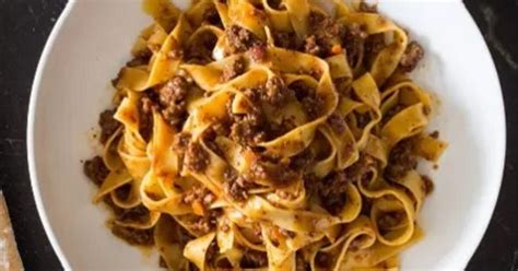 weekend-recipe-tagliatelle-with-bolognese-sauce image