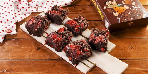 chocolate-covered-strawberry-cocoa-pebbles-treats image