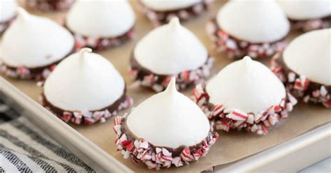 chocolate-dipped-meringue-cookies-meringue image