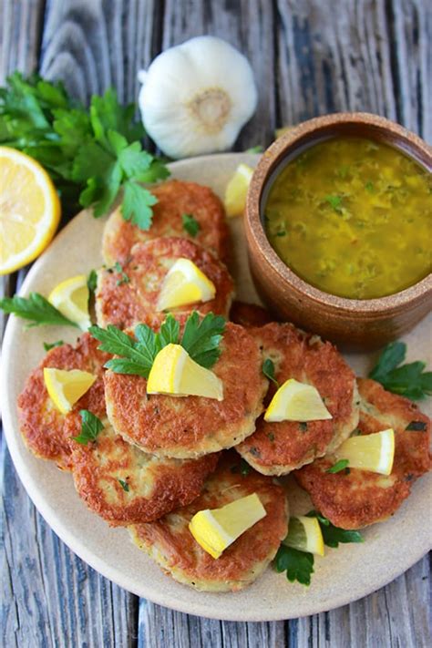 crab-cakes-with-creole-sauce-recipe-cooking-with image