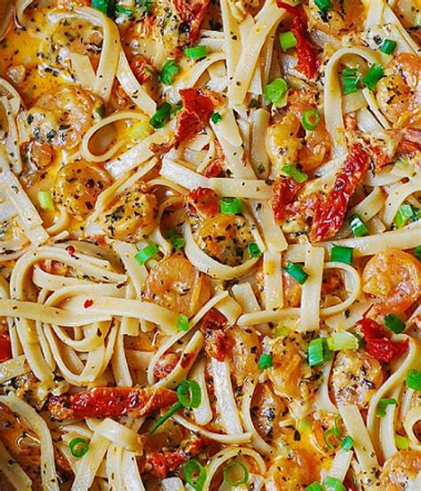 garlic-shrimp-and-sun-dried-tomatoes-with-pasta-in image