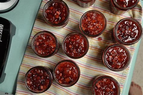 apple-cranberry-jam-food-in-jars image