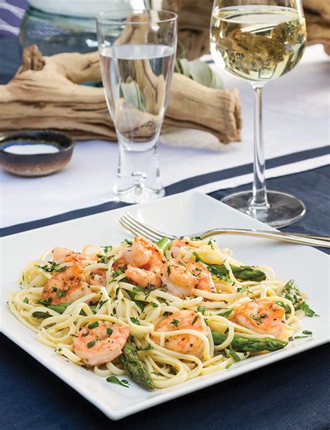 lemon-shrimp-with-asparagus-and-pasta-southern image